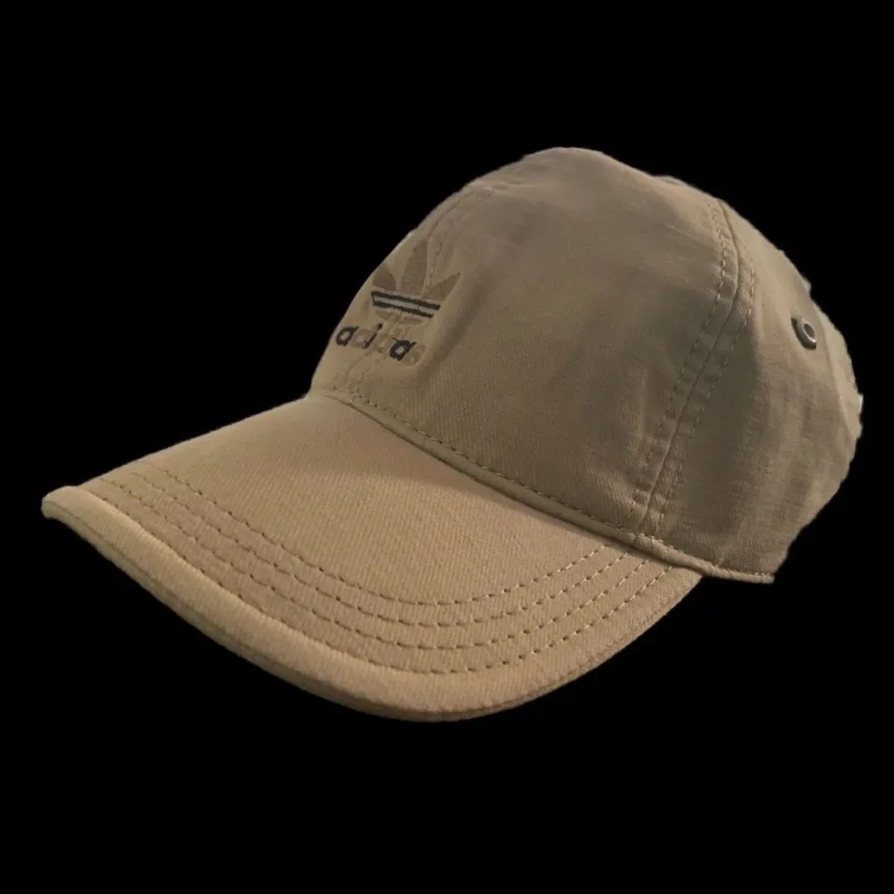 NEW Women’s fitted Stretch Adidas hat